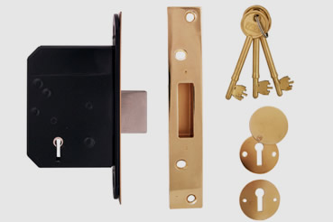 Deadlock Installation by Stanstead Abbotts master locksmith 